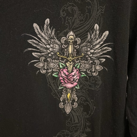 STRANDED BRAND…BLACK L/S TEE SHIRT WITH GRAPHIC DESIGN ON BACK AND ON CHEST - Picture 2 of 5